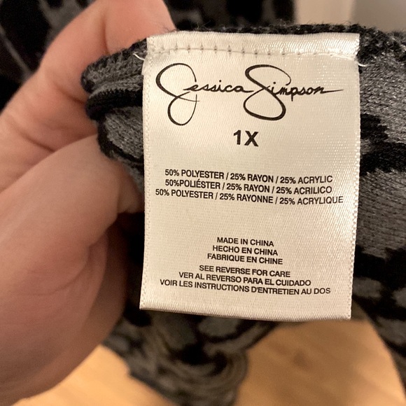 Size 1X Jessica Simpson Sweater Dress - Picture 4 of 4